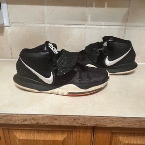 Kyrie 6 (black and white) size 9.5 Mens US